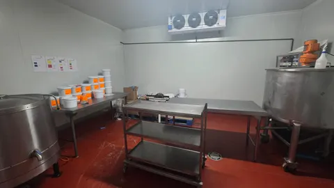 WhatsApp Image 2025-12-10 at 08.17.46 (1).